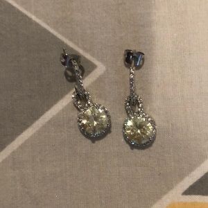 Gorgeous earrings for wedding
